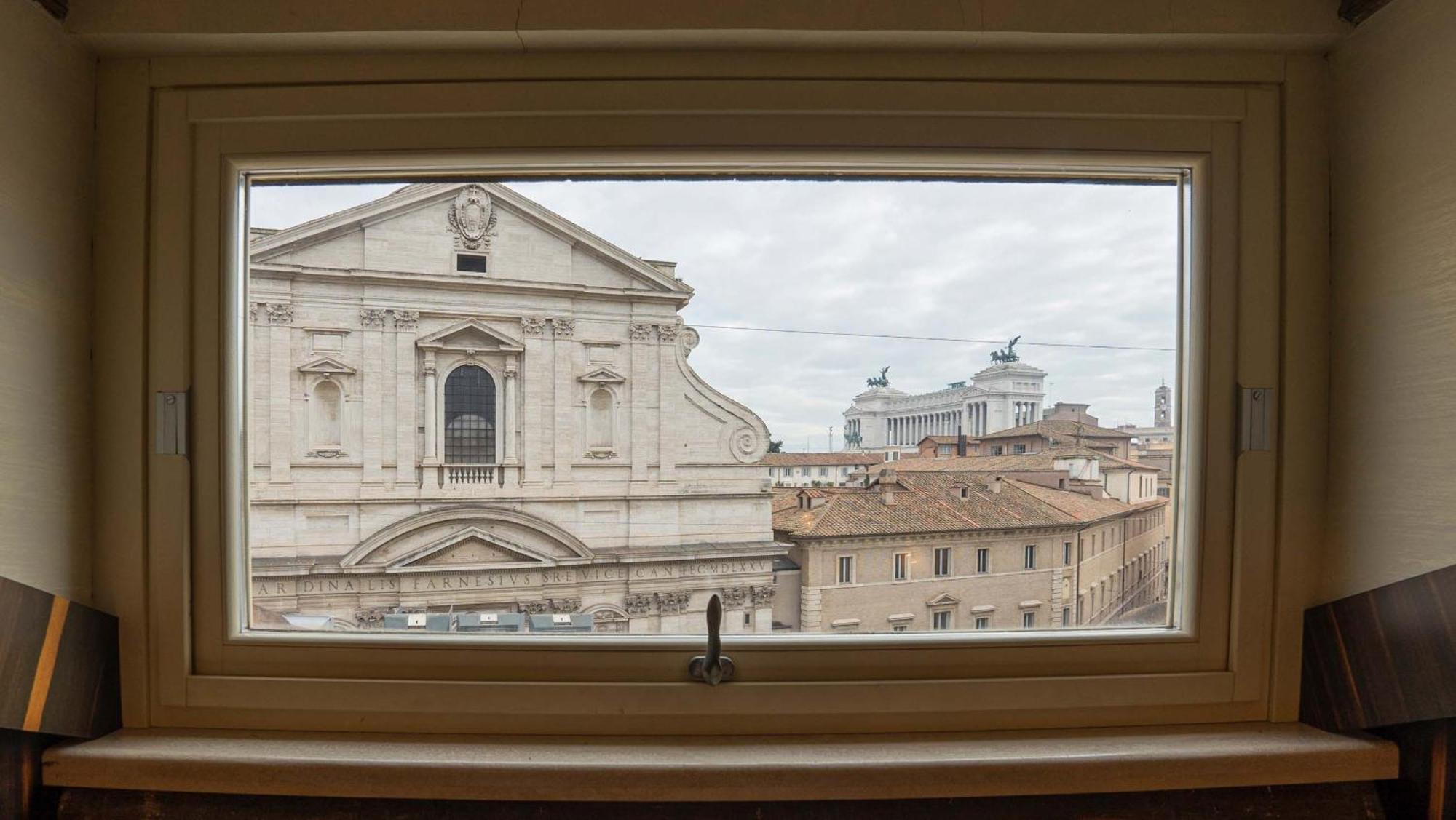 Piazza Venezia Charming Apartments With View Рим Екстер'єр фото