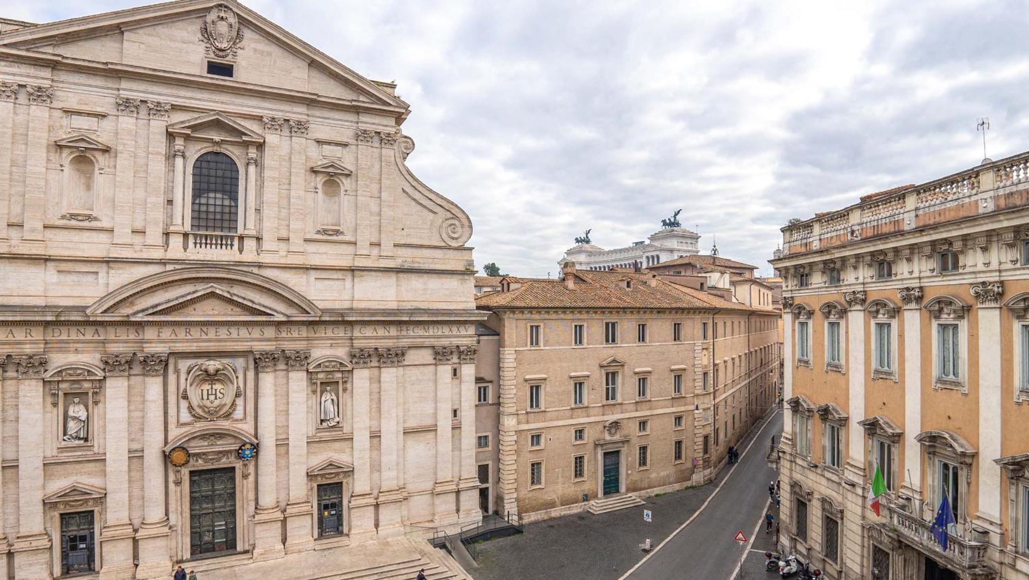 Piazza Venezia Charming Apartments With View Рим Екстер'єр фото