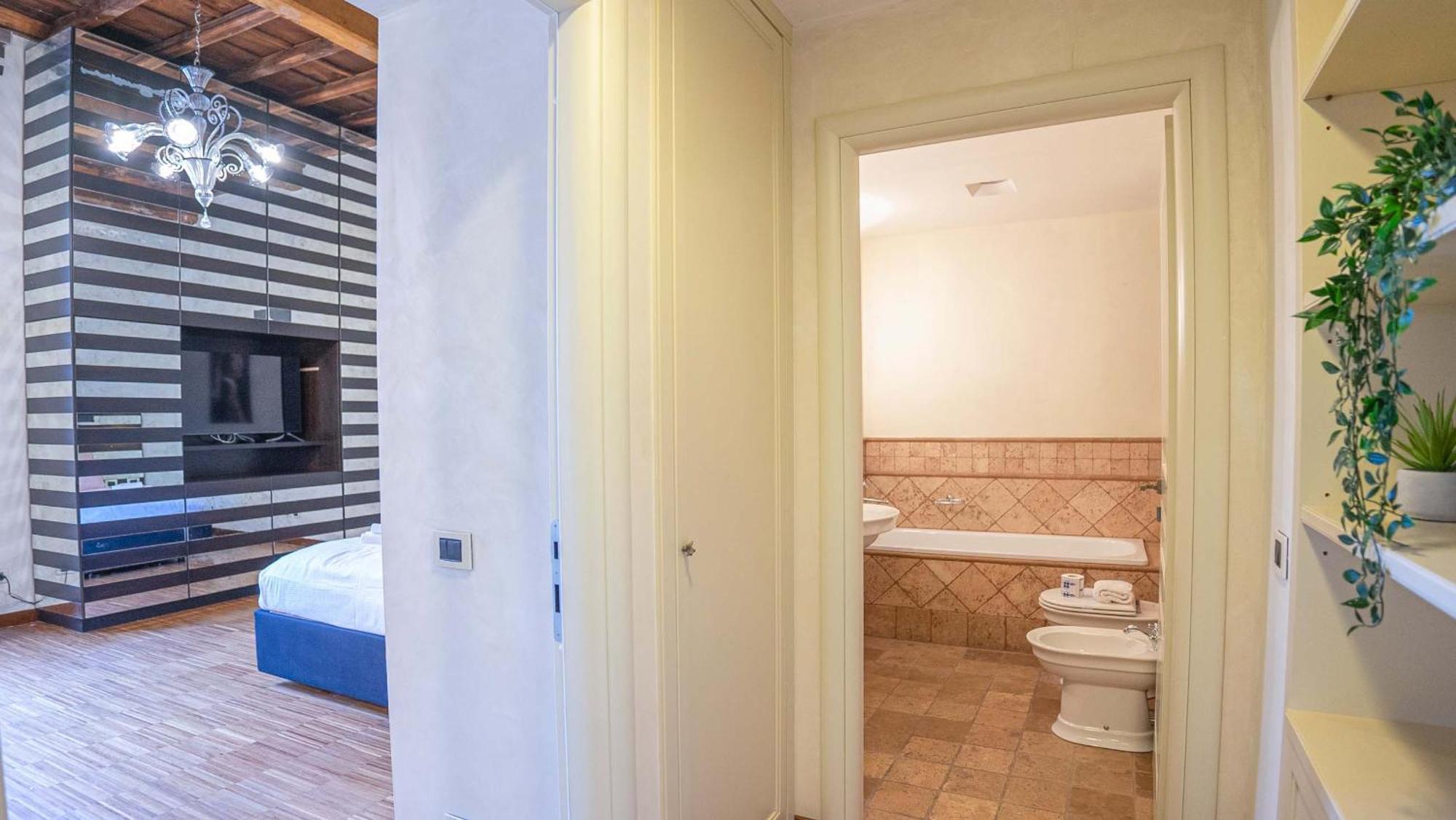 Piazza Venezia Charming Apartments With View Рим Екстер'єр фото